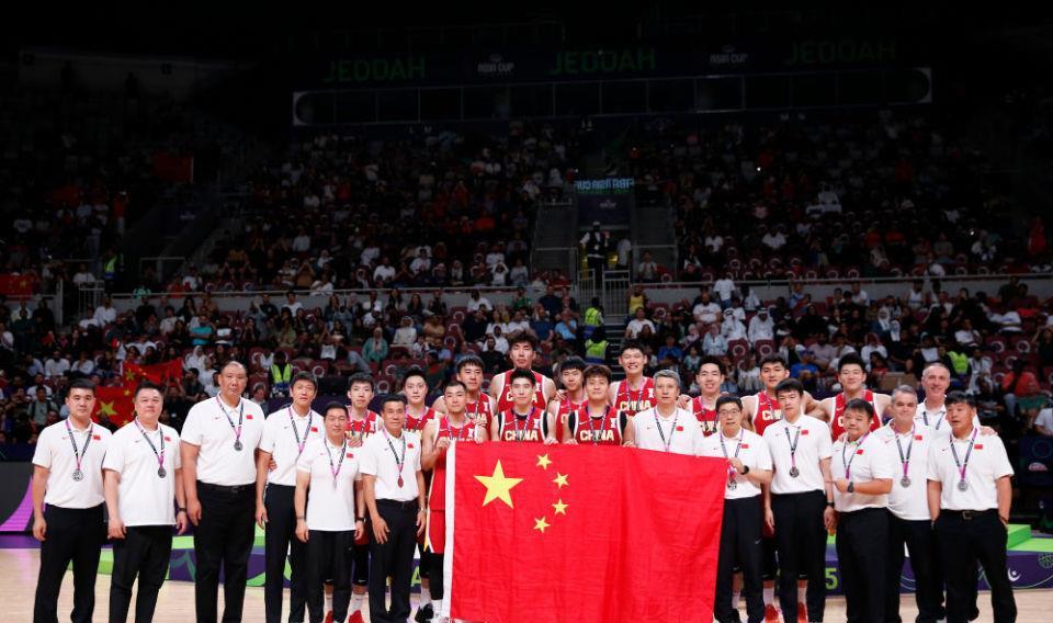 洲杯周琦, 郭士强力排 洲杯周琦, 郭士强力排