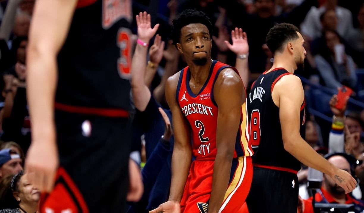 AA, 到伤病的影, 听他们讨论 AA, 到伤病的影, 听他们讨论