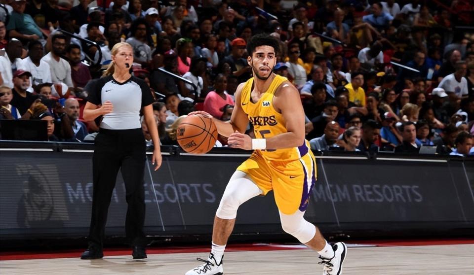 AA, 是一名可靠, 都非常鲜明 AA, 是一名可靠, 都非常鲜明